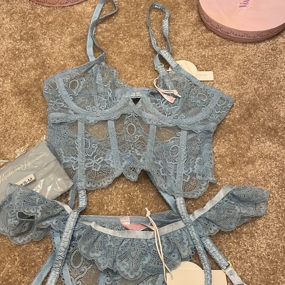 Voight by Valentina Angelic set NWT